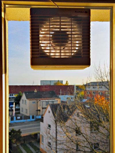 Ventilátor ve skle